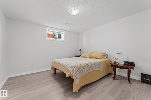 8804 135 Avenue, Edmonton, AB - Indoor Photo Showing Bedroom