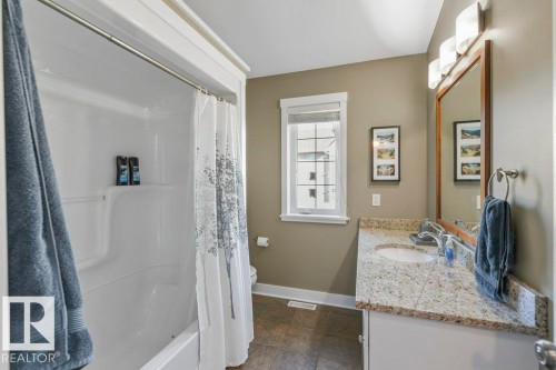 11030 122 Street, Edmonton, AB - Indoor Photo Showing Bathroom