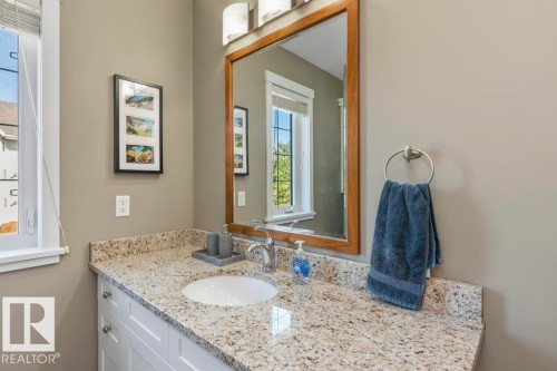 11030 122 Street, Edmonton, AB - Indoor Photo Showing Bathroom