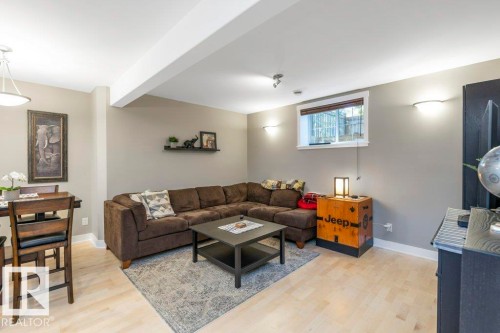 11030 122 Street, Edmonton, AB - Indoor Photo Showing Living Room