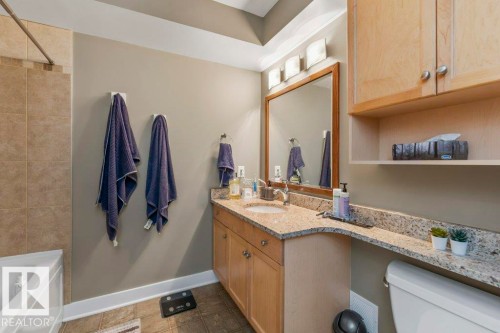 11030 122 Street, Edmonton, AB - Indoor Photo Showing Bathroom