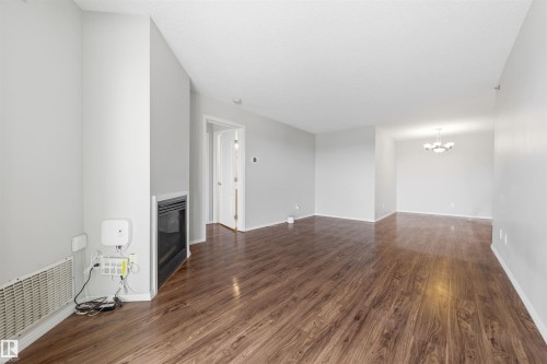 201 9640 105 Street, Edmonton, AB - Indoor Photo Showing Other Room