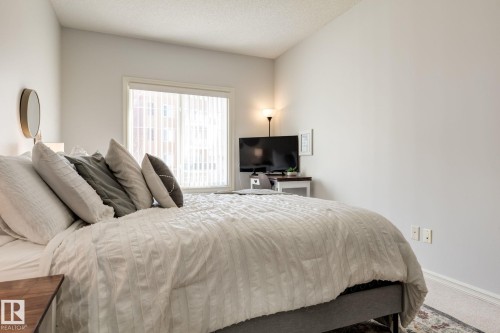235 263 Macewan Road, Edmonton, AB - Indoor Photo Showing Bedroom