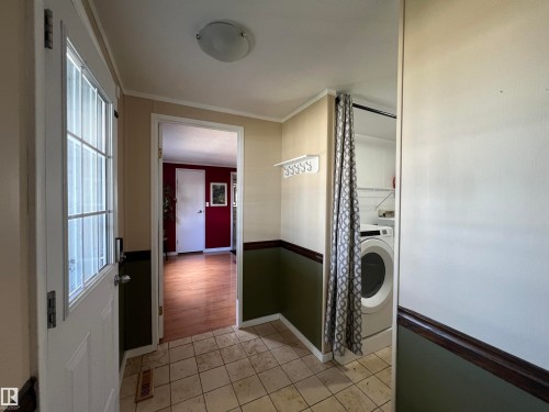 2 Sunset Boulevard, Spruce Grove, AB - Indoor Photo Showing Laundry Room