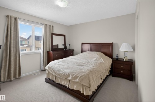 20707 56 Avenue, Edmonton, AB - Indoor Photo Showing Bedroom
