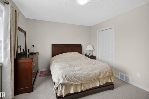 20707 56 Avenue, Edmonton, AB - Indoor Photo Showing Bedroom