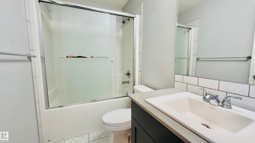 932 Mcconachie Blvd, Edmonton, AB - Indoor Photo Showing Bathroom