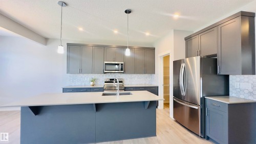 932 Mcconachie Blvd, Edmonton, AB - Indoor Photo Showing Kitchen With Upgraded Kitchen