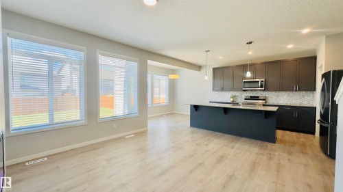 932 Mcconachie Blvd, Edmonton, AB - Indoor Photo Showing Kitchen With Upgraded Kitchen