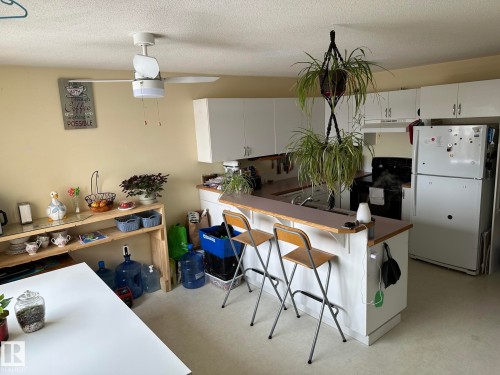 4804 Landsdowne Avenue, Blackfalds, AB - Indoor