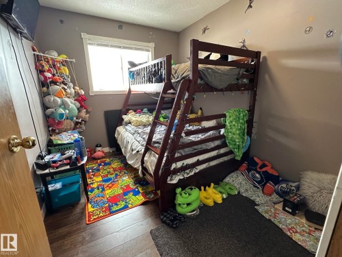 4804 Landsdowne Avenue, Blackfalds, AB - Indoor