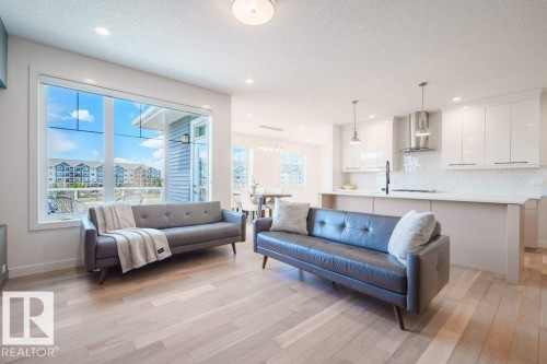 3386 Cutler Crescent, Edmonton, AB - Indoor Photo Showing Living Room