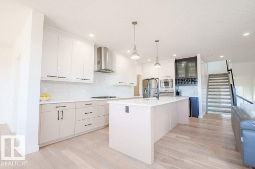 3386 Cutler Crescent, Edmonton, AB - Indoor Photo Showing Kitchen With Upgraded Kitchen