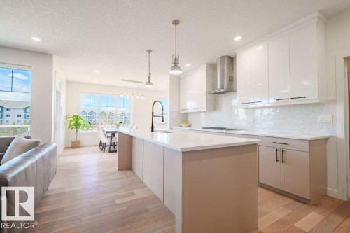 3386 Cutler Crescent, Edmonton, AB - Indoor Photo Showing Kitchen With Upgraded Kitchen