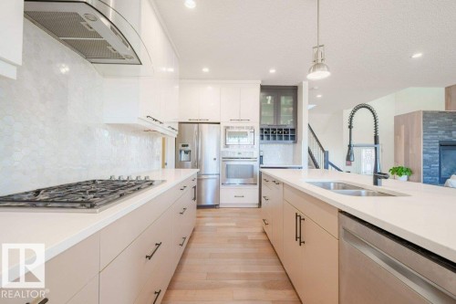 3386 Cutler Crescent, Edmonton, AB - Indoor Photo Showing Kitchen With Double Sink With Upgraded Kitchen