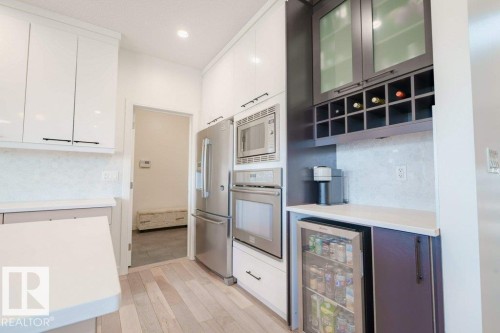 3386 Cutler Crescent, Edmonton, AB - Indoor Photo Showing Kitchen