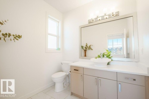 3386 Cutler Crescent, Edmonton, AB - Indoor Photo Showing Bathroom