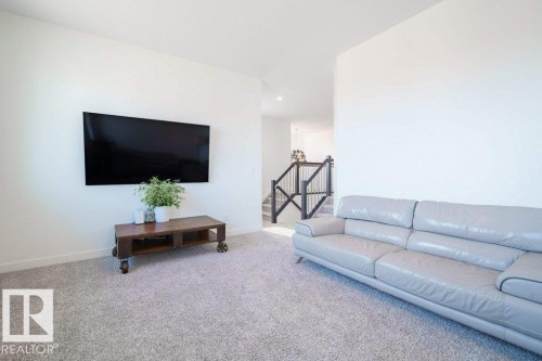 3386 Cutler Crescent, Edmonton, AB - Indoor Photo Showing Living Room