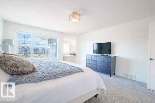 3386 Cutler Crescent, Edmonton, AB - Indoor Photo Showing Bedroom