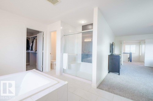 3386 Cutler Crescent, Edmonton, AB - Indoor Photo Showing Bathroom