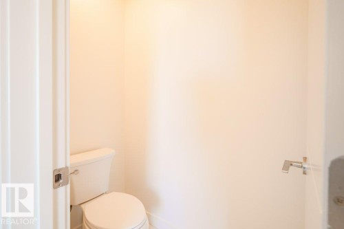 3386 Cutler Crescent, Edmonton, AB - Indoor Photo Showing Bathroom