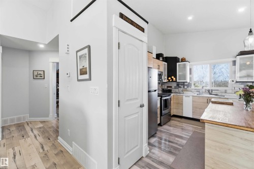 4328 48A Ave, Onoway, AB - Indoor