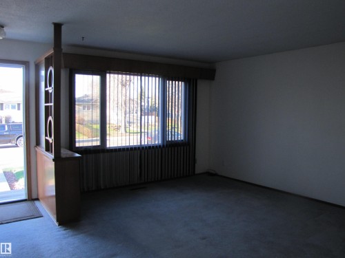 6832 83 Avenue, Edmonton, AB - Indoor Photo Showing Other Room