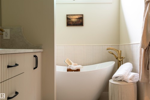 8 Jardin Place, St. Albert, AB - Indoor Photo Showing Bathroom