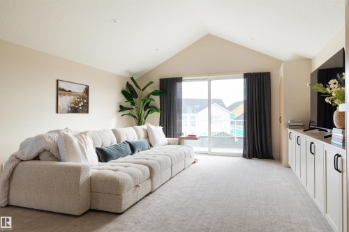 8 Jardin Place, St. Albert, AB - Indoor Photo Showing Living Room