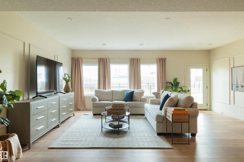 8 Jardin Place, St. Albert, AB - Indoor Photo Showing Living Room