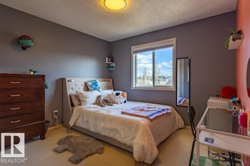 1676 Tomlinson Common, Edmonton, AB - Indoor Photo Showing Bedroom
