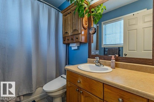 1676 Tomlinson Common, Edmonton, AB - Indoor Photo Showing Bathroom