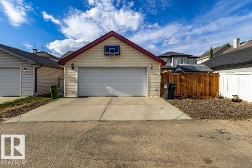 1676 Tomlinson Common, Edmonton, AB - Outdoor With Exterior