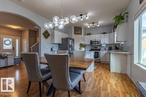 1676 Tomlinson Common, Edmonton, AB - Indoor