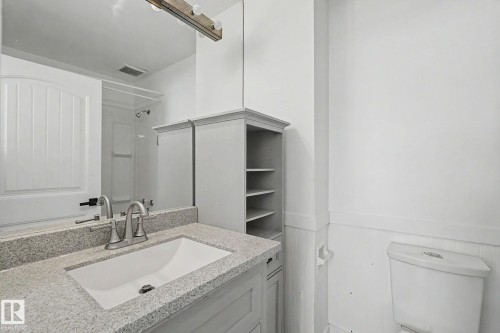 3317 107 Avenue, Edmonton, AB - Indoor Photo Showing Bathroom