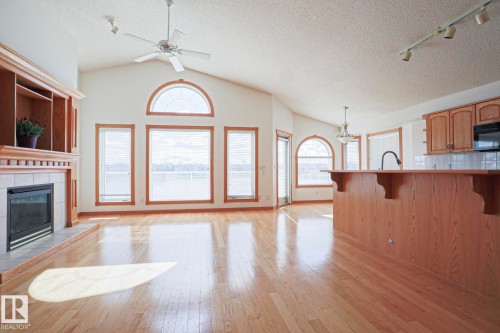16203 89 Street, Edmonton, AB - Indoor With Fireplace