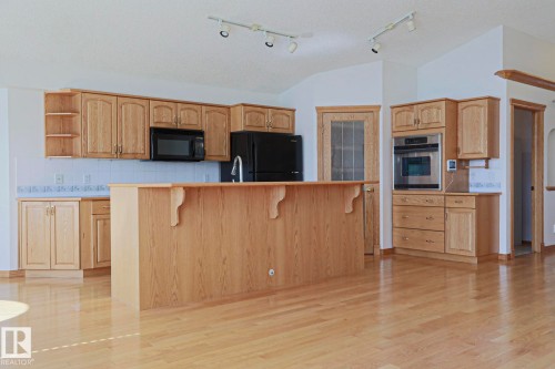 16203 89 Street, Edmonton, AB - Indoor Photo Showing Kitchen