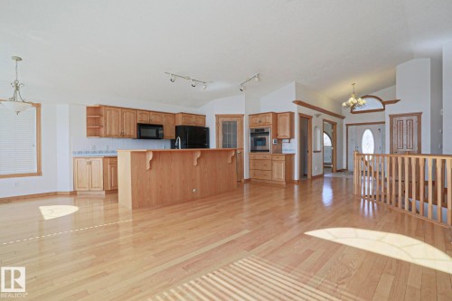 16203 89 Street, Edmonton, AB - Indoor Photo Showing Kitchen