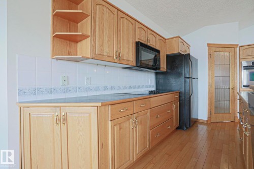 16203 89 Street, Edmonton, AB - Indoor Photo Showing Kitchen