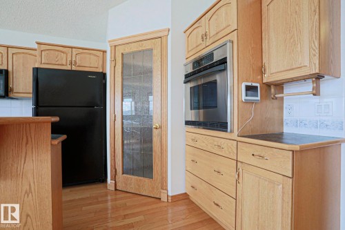 16203 89 Street, Edmonton, AB - Indoor Photo Showing Kitchen