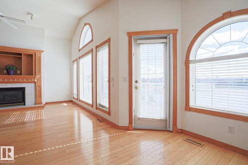 16203 89 Street, Edmonton, AB - Indoor With Fireplace