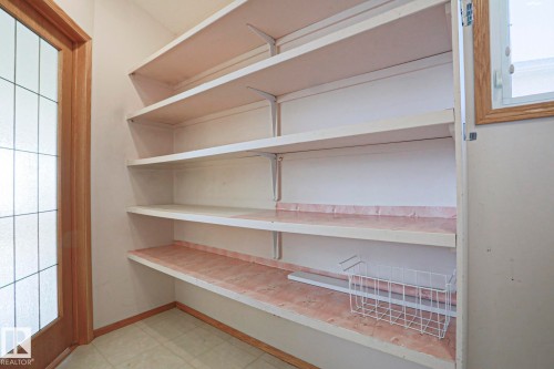 16203 89 Street, Edmonton, AB - Indoor With Storage