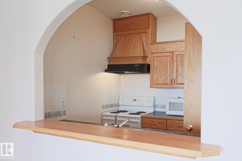 16203 89 Street, Edmonton, AB - Indoor Photo Showing Kitchen