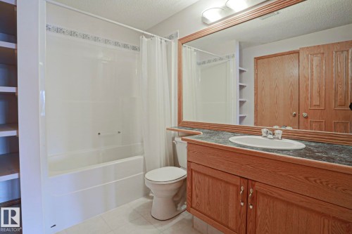16203 89 Street, Edmonton, AB - Indoor Photo Showing Bathroom