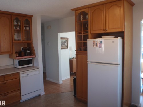 4510 57 Avenue, Barrhead, AB - Indoor Photo Showing Kitchen