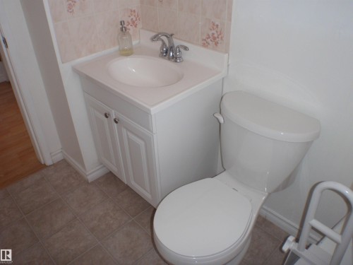 4510 57 Avenue, Barrhead, AB - Indoor Photo Showing Bathroom