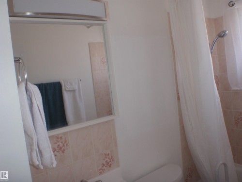 4510 57 Avenue, Barrhead, AB - Indoor Photo Showing Bathroom