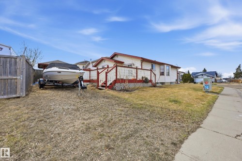 1242 Joyce Crescent, Edmonton, AB - Outdoor