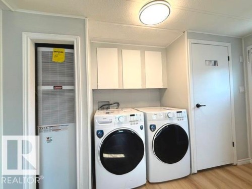 67 Ridgeway Drive, Edmonton, AB - Indoor Photo Showing Laundry Room