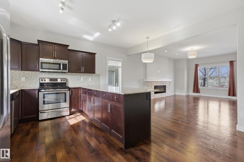 39 Greenbury Boulevard, Spruce Grove, AB - Indoor Photo Showing Kitchen